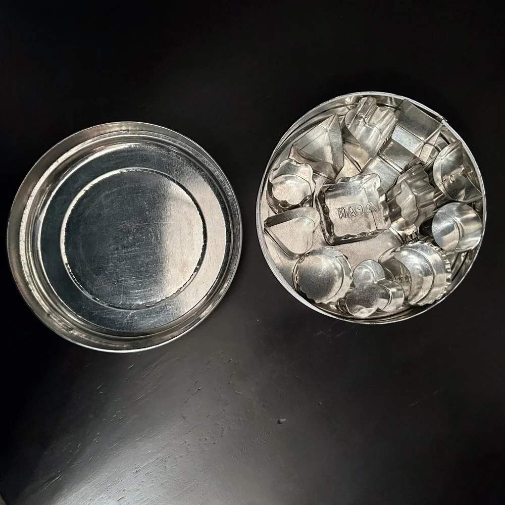 Vintage Complete Viking Canape & Hors D'oeuvre Cutters 12pc Set w Box Pristine - Picture 2 of 11